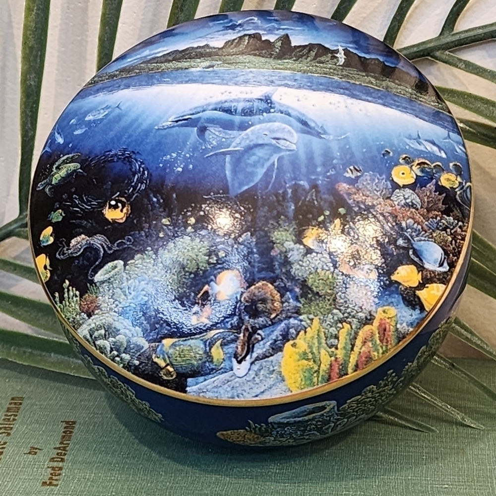 Danbury Mint Tropical Wonderland Blue Hawaii Robert Nelson Music Box #B8504